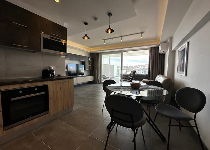86 Spinola Bay