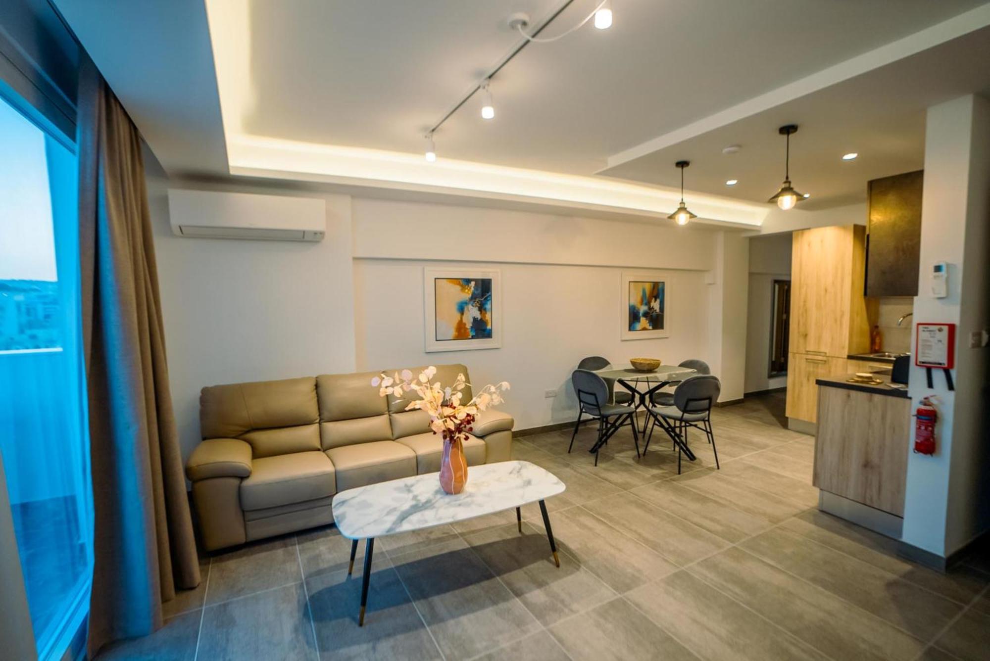 86 Spinola Bay *