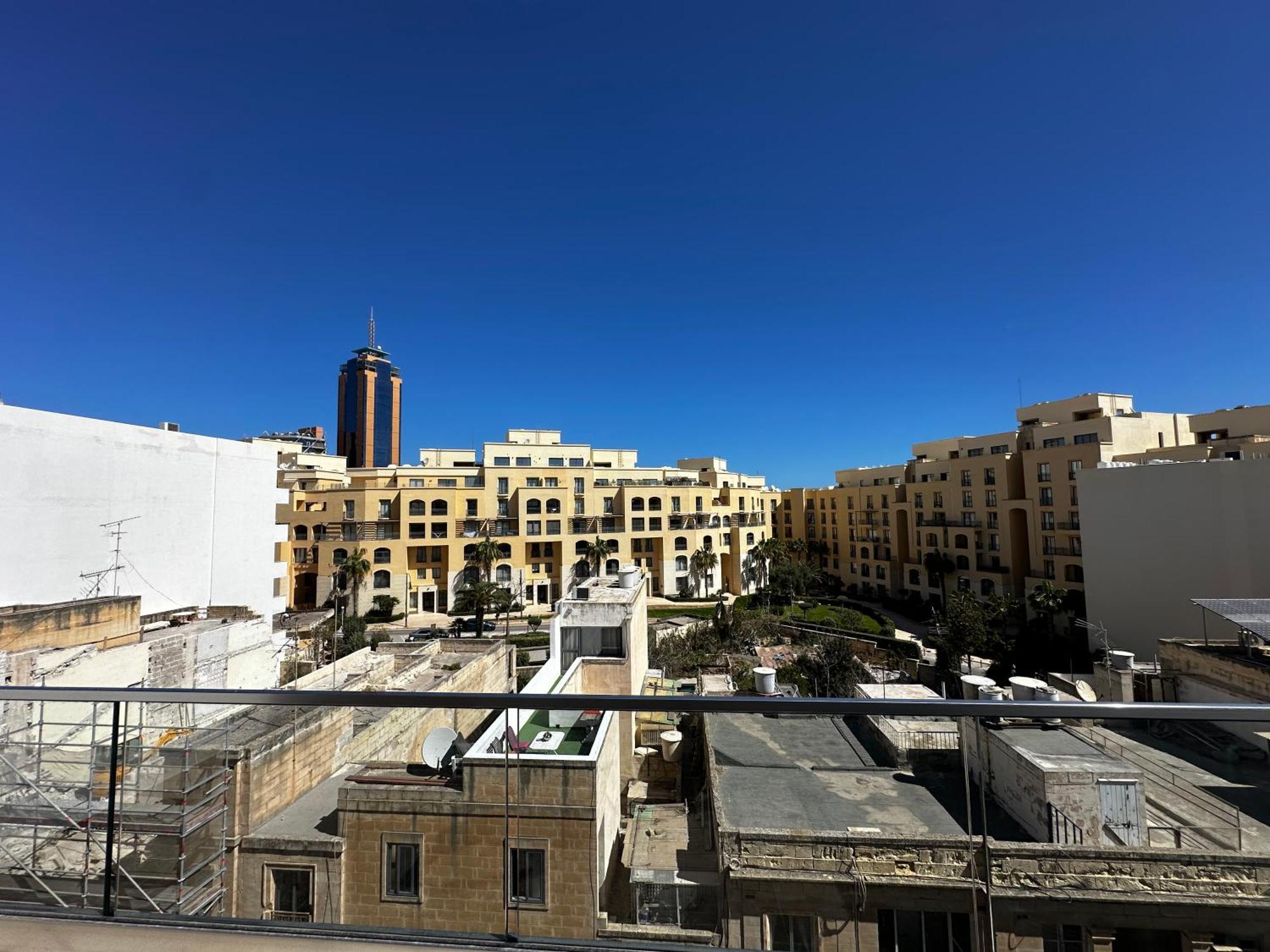 86 Spinola Bay San Ġiljan
