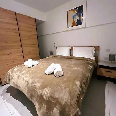 86 Spinola Bay Apartment Saint Julian's Room photo